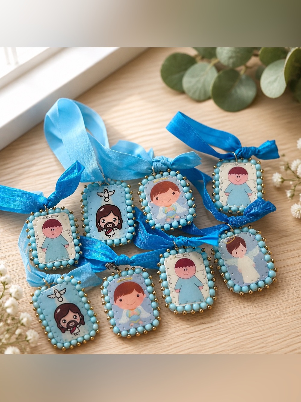 Bundle of 8 woman/kids scapulars
